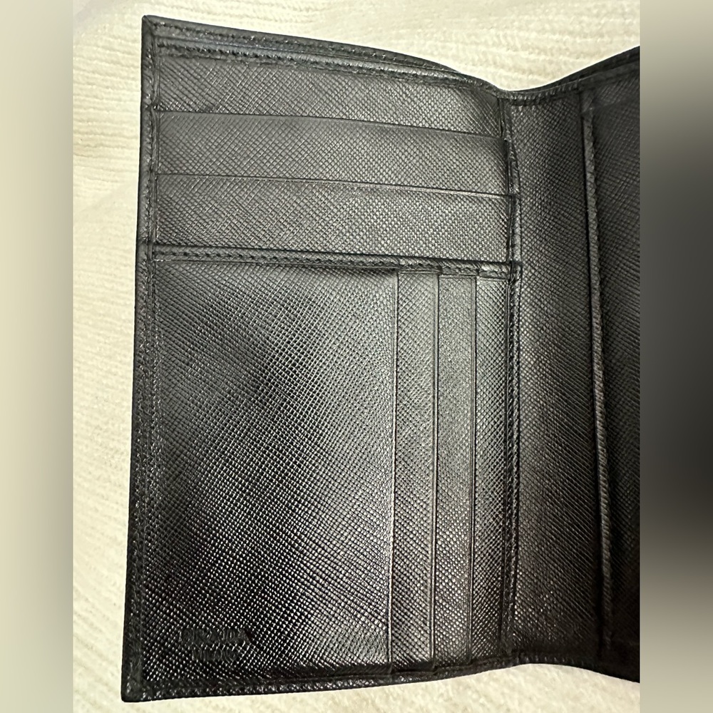 Authentic Prada wallet - Picture 5 of 11
